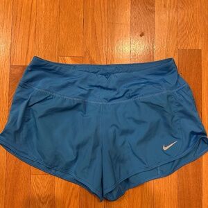 Women’s Nike shorts size small